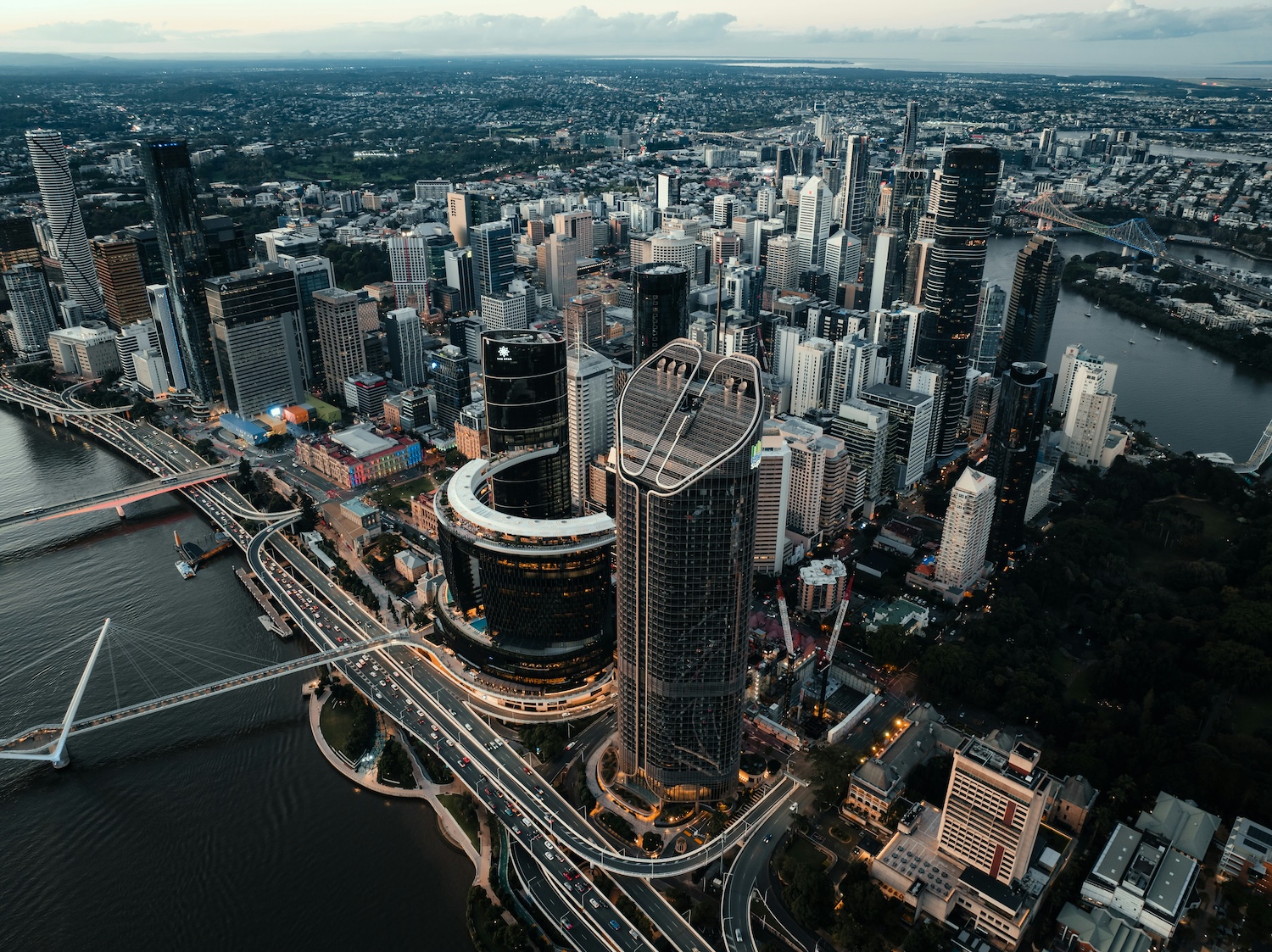 sebastian luo rEGNFvN poA unsplash